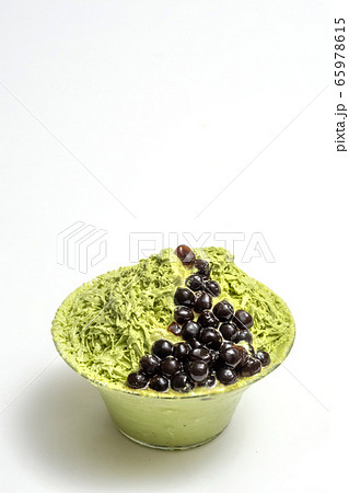 アジアの抹茶かき氷　Shaved ice of matcha 65978615