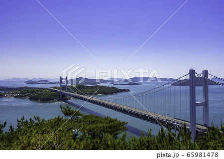 瀬戸大橋と塩飽諸島　岡山県倉敷市 65981478