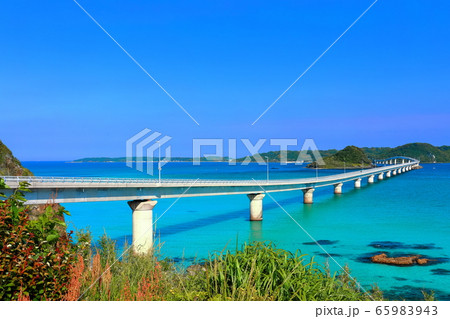 【山口県】晴天下の角島大橋 【山口県】晴天下の角島大橋 65983943
