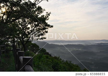 鹿野山九十九谷公園からの雲海風景の写真素材