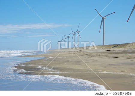 海岸沿いの風力発電／波崎ウインドファーム（茨城県神栖市） 65987908
