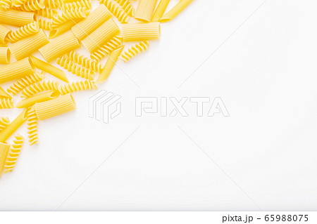 ショートパスタ 65988075