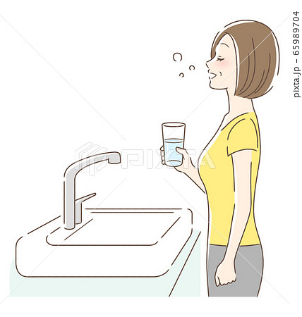 うがいをする女性 65989704