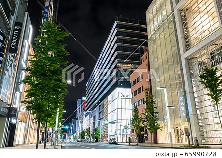 銀座 夜の街並み風景 夜景 （東京都中央区） 65990728