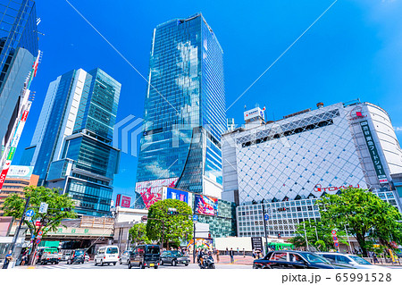 東京　渋谷　スクランブル交差点 65991528