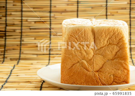 食パン(角型食パン)。 65991835