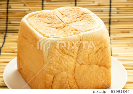 食パン(角型食パン)。 65991844