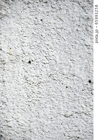 テクスチャー コンクリート　壁　穴まだら　模様　白　灰色　シミ　壁面　塗布　吹き付け 65993258