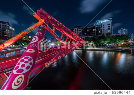 シンガポール・アルカフ橋 65996444
