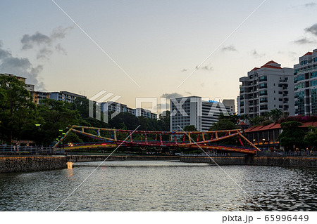 シンガポール・アルカフ橋 65996449