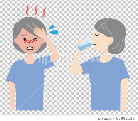 水分補給をする高齢女性 熱中症 水分補給をする高齢女性 熱中症 65998188