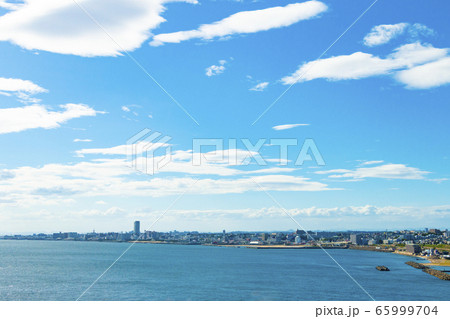 兵庫県神戸市垂水区の海岸線の街並み 兵庫県神戸市垂水区の海岸線の街並み 65999704