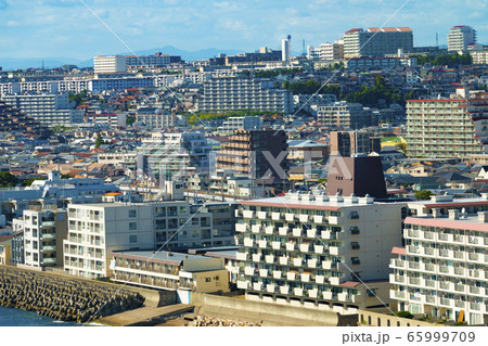 兵庫県神戸市垂水区の海岸線の街並み 兵庫県神戸市垂水区の海岸線の街並み 65999709