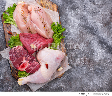 Assortment of various raw meat 66005285