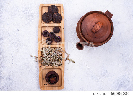 Different pressed Chinese pu-erh tea 66006080