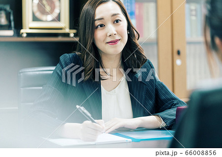 弁護士 検察官 女性 相談 弁護士 検察官 女性 相談 66008856