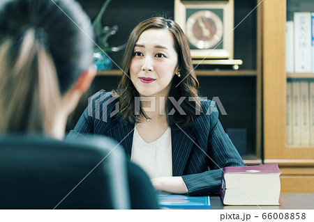 弁護士 検察官 女性 相談 弁護士 検察官 女性 相談 66008858