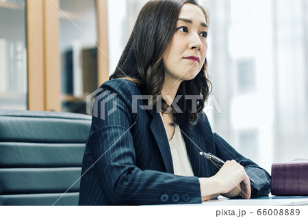 弁護士 検察官 女性 弁護士 検察官 女性 66008889