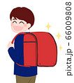 赤いランドセルの男の子 66009808