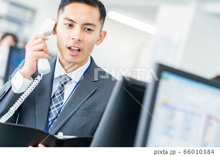 ビジネス ビジネスマン 男性 オフィス ビジネス ビジネスマン 男性 オフィス 66010384