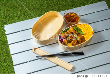 やきとり弁当 Yakitori (chicken barbecue) lunch box やきとり弁当 Yakitori (chicken barbecue) lunch box 66011693