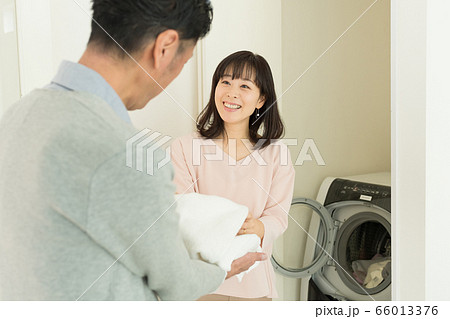 ミドルカップル ライフスタイル イメージ ミドルカップル ライフスタイル イメージ 66013376