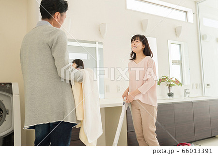 ミドルカップル ライフスタイル イメージ ミドルカップル ライフスタイル イメージ 66013391