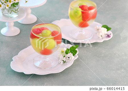 すいかボールとメロンボールのゼリー 66014415