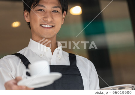 カフェ レストラン 飲食店 スタッフ 店員 カフェ レストラン 飲食店 スタッフ 店員 66019600