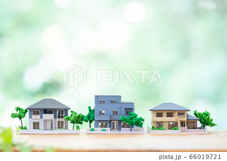 家  住宅ローン  不動産イメージ　ミニチュア　模型　家 66019721