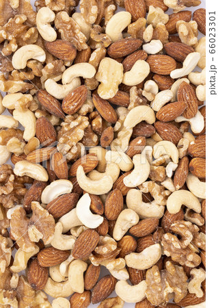 いっぱいのナッツ 66023301