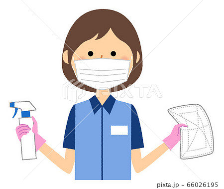 除菌＆消毒する女性店員 66026195