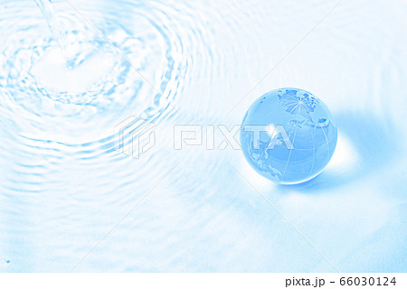 水の豊かな地球 水色 水の豊かな地球 水色 66030124