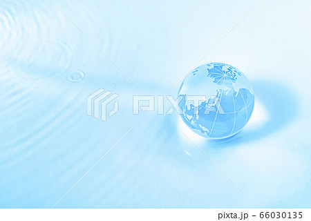 水の豊かな地球 水色 水の豊かな地球 水色 66030135