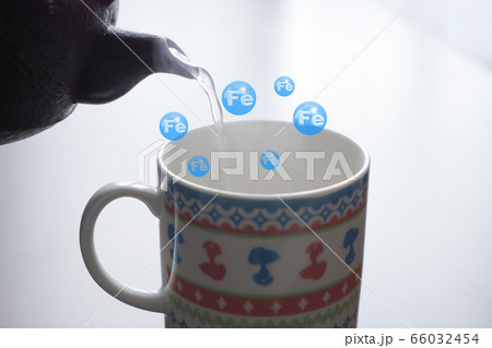 鉄分の溶けたお湯を注ぐ 鉄分の溶けたお湯を注ぐ 66032454