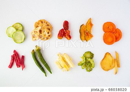 野菜チップス(白背景) 野菜チップス(白背景) 66038020
