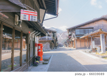 奈良井宿の街並み 塩尻市 奈良井宿の街並み 塩尻市 66039089