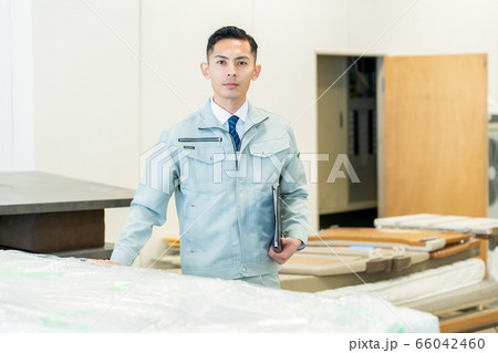 ビジネス 建築 建設 不動産 ビジネスマン 男性 ビジネス 建築 建設 不動産 ビジネスマン 男性 66042460