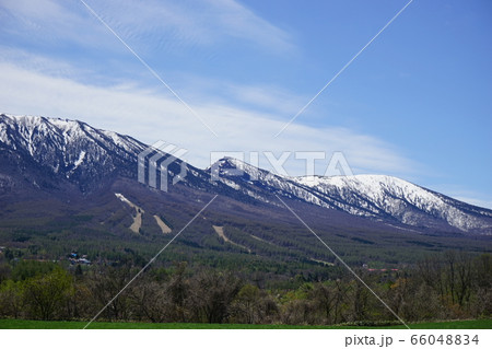 残雪の岩手山 残雪の岩手山 66048834