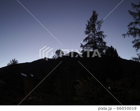 アルプスの夜明け 66050019