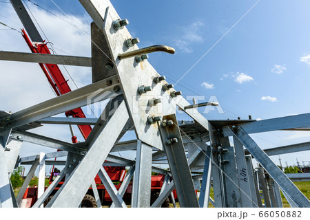 A high-voltage electricity tower 66050882