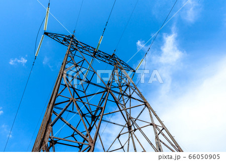 A high-voltage electricity tower 66050905