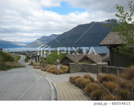 Wakatipu Lake, Queenstown, New Zealand Wakatipu Lake, Queenstown, New Zealand 66054615