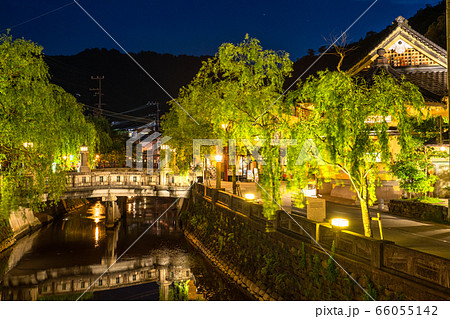 《兵庫県》新緑の城崎温泉・温泉街 《兵庫県》新緑の城崎温泉・温泉街 66055142