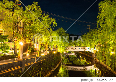兵庫県 新緑の城崎温泉 温泉街の写真素材