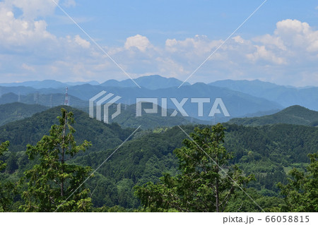 柏木山山頂から川苔山と棒ノ峰の眺望 柏木山山頂から川苔山と棒ノ峰の眺望 66058815