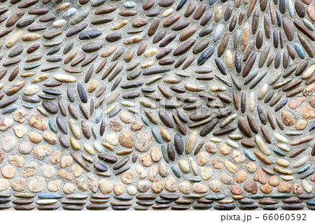 walls decorated with stone 66060592