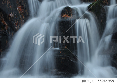 滝 66064959