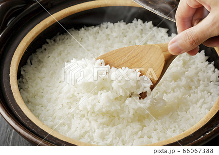 土鍋で炊いたごはん 土鍋で炊いたごはん 66067388