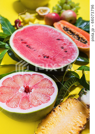 Water melon grapefruit pine apple papaya passion 66073796